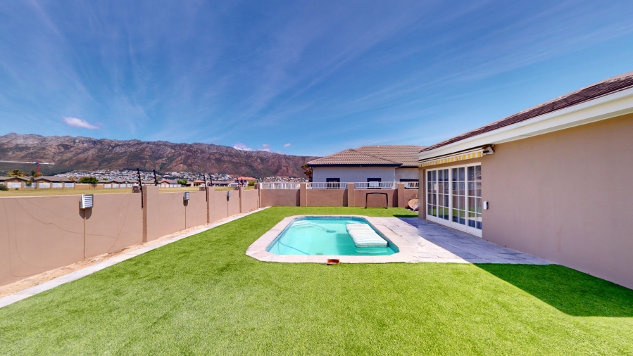 3 Bedroom Property for Sale in Fairview Golf Estate Western Cape